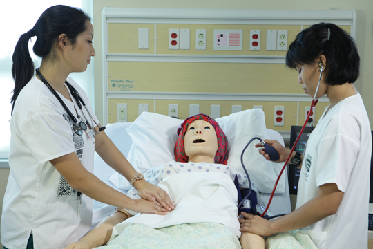 students participate at UH Translational Health Science Simulation Center