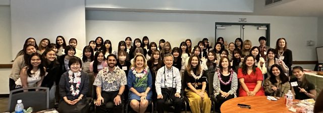 Seitoku students and UH Manoa students and faculty