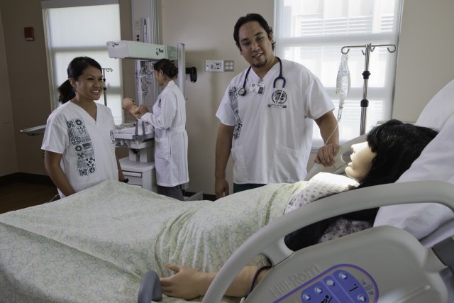students participate in University of Hawaii Translational Health Science Simulation Center